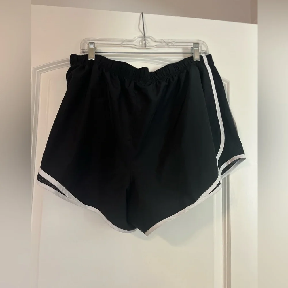 Nike Black Running Shorts - Picture 2 of 3